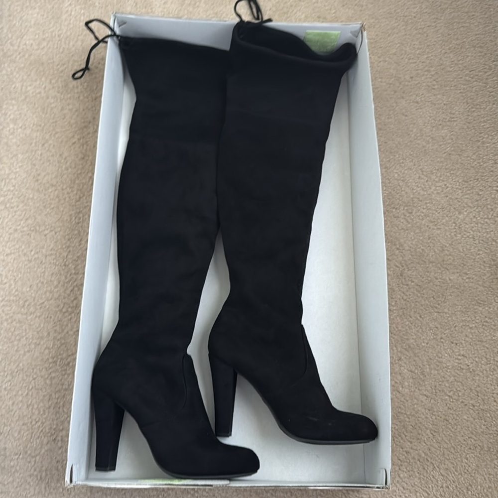 Elegant Black Over-the-Knee Boots